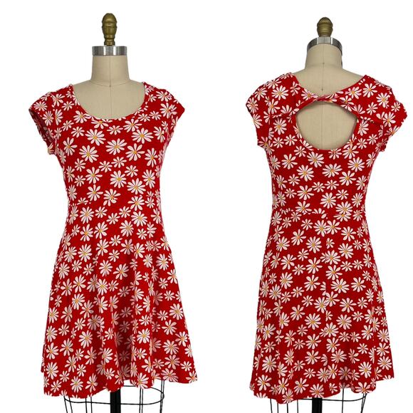 Joe B Daisy Print Mini Skater Dress Open Back w/ Twist Detail Red size Small - Picture 1 of 9